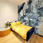 Luxury Modern New With Garden&free Parking,close To Wroclaw Self Check-in 24h Siechnice