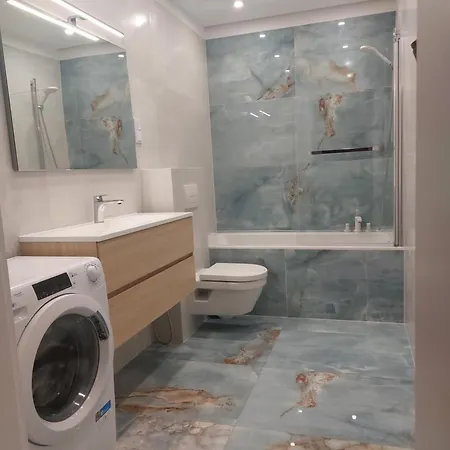 Luxury Modern New With Garden&free Parking,close To Wroclaw Self Check-in 24h Lejlighed