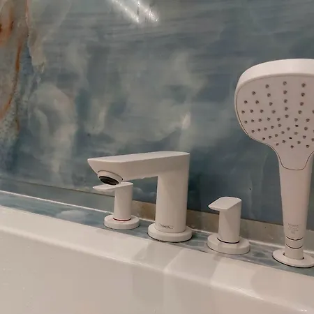 Luxury Modern New With Garden&free Parking,close To Wroclaw Self Check-in 24h Lejlighed