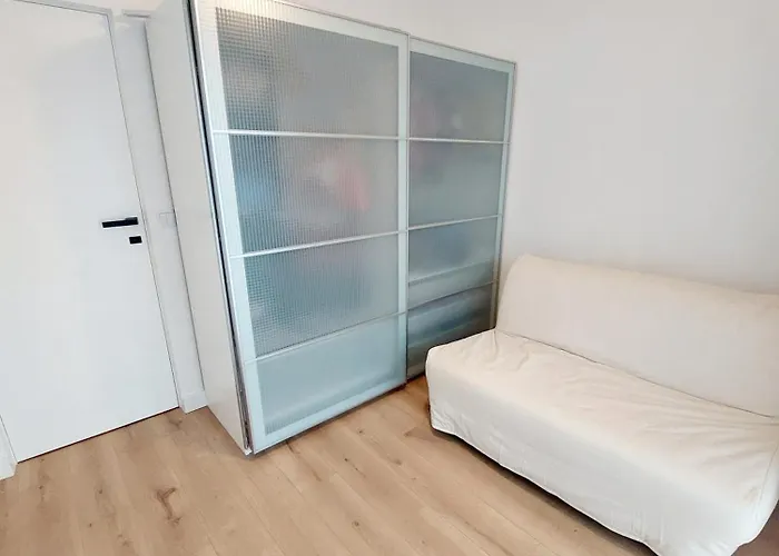 Luxury Modern New With Garden&free Parking,close To Wroclaw Self Check-in 24h Apartment