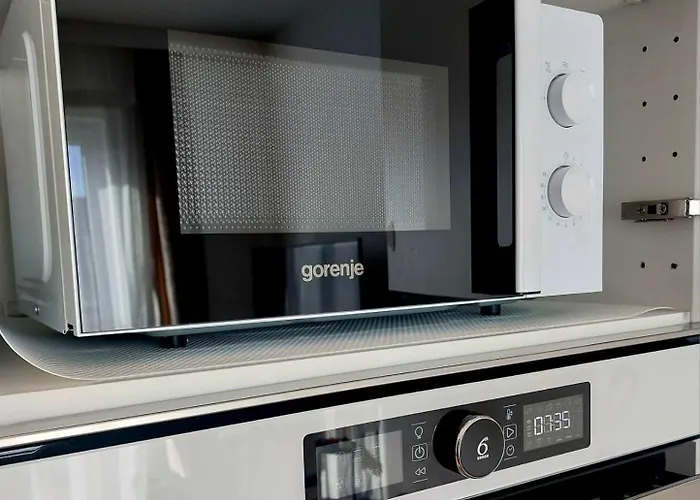 Luxury Modern New With Garden&free Parking,close To Wroclaw Self Check-in 24h Daire *